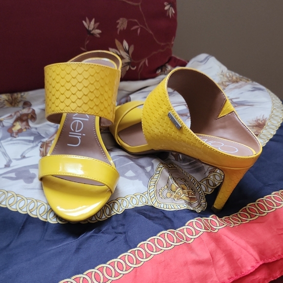 Calvin Klein Cecily Snake Embossed Open-toe Mule Heels - Picture 5 of 6